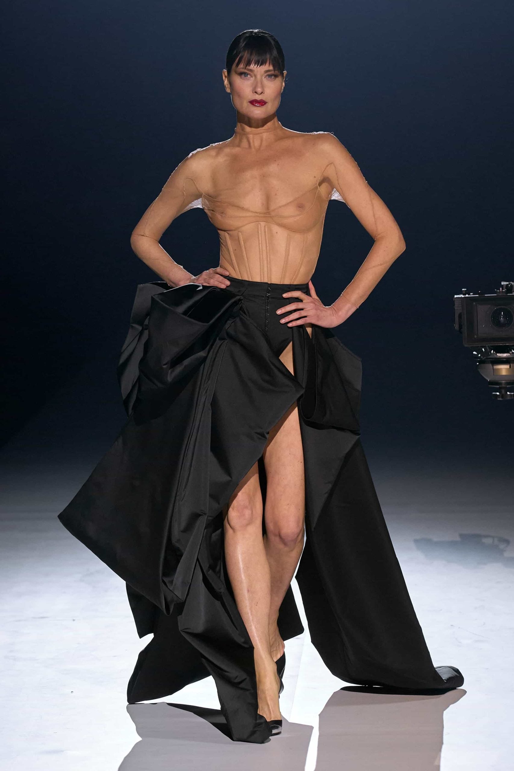 00035-mugler-fall-2023-ready-to-wear-credit-gorunway-min